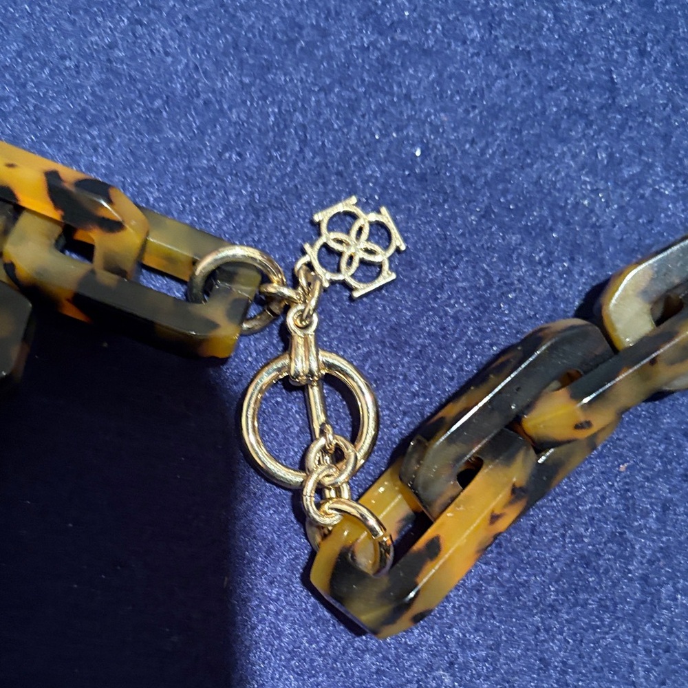 Tortoiseshell Link Necklace with Crystal Accents - Women Jewelry - Picture 2 of 4